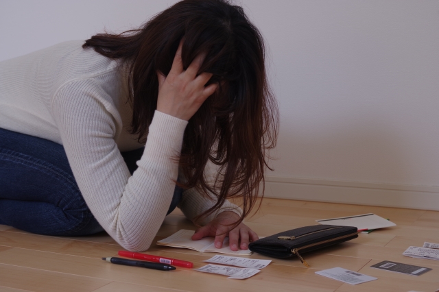 借金に縛られる。伊勢原市で債務整理の無料相談が司法書士に可能